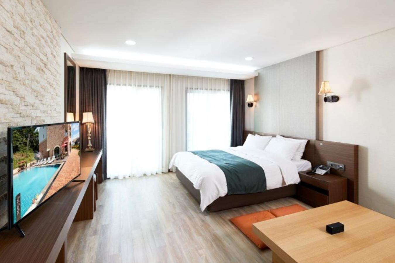 Hotel Thesoom Forest Йонгин Екстериор снимка